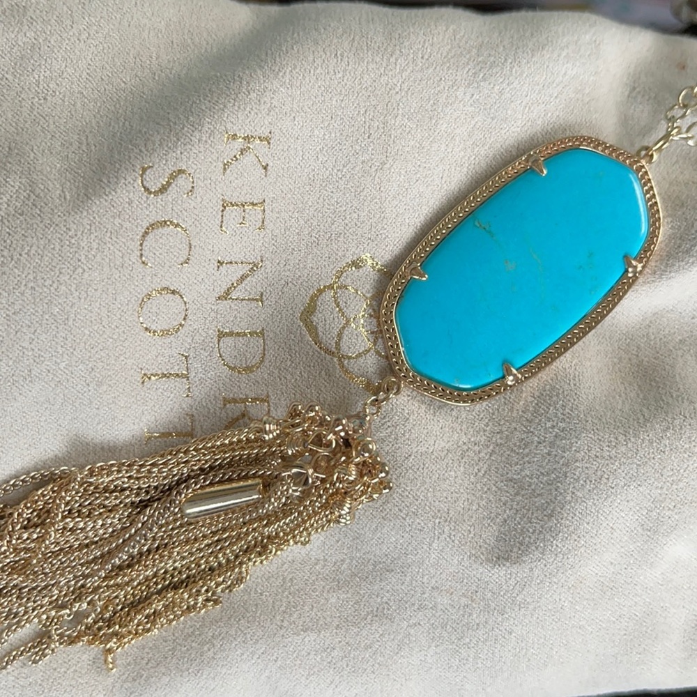 Kendra Scott necklace